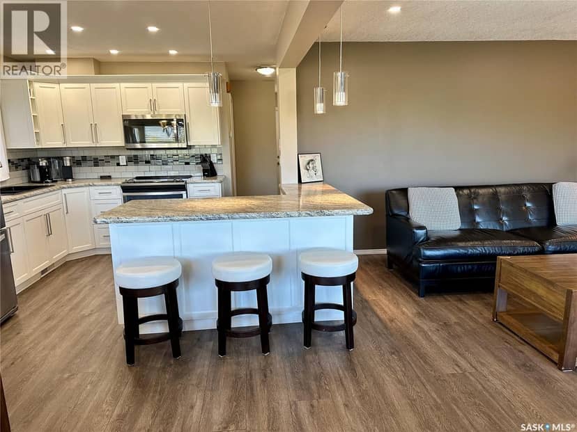 510 Bray STREET E — photo 9 of 28