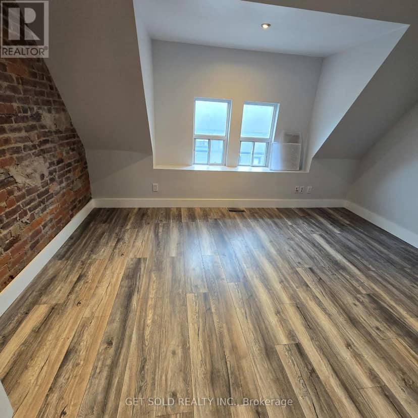 348 Dupont Street — photo 15 of 18