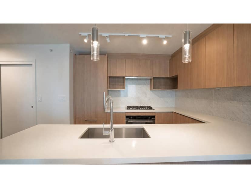 3706 13750 100 AVENUE, Surrey, photo 2