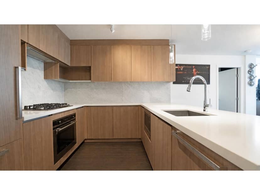 3706 13750 100 AVENUE, Surrey