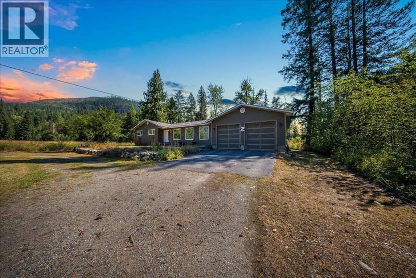 317 Rose Road, Salmo
