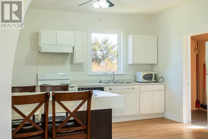 3293 Fort Augustus Road — photo 8 of 34