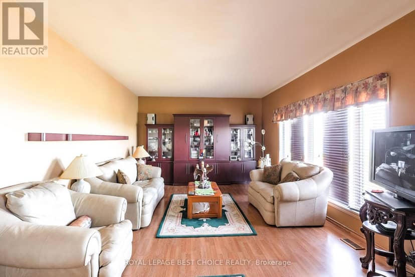 243 Lawlor Street — photo 10 of 31
