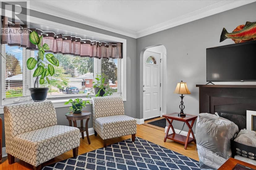 837 Sherburne Street — photo 4 of 31