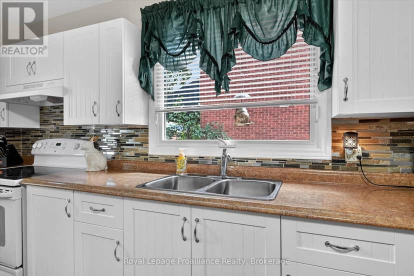 837 Sherburne Street — photo 7 of 31