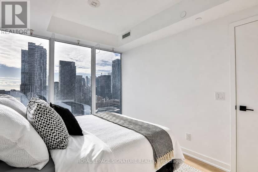 2916 - 319 Jarvis Street — photo 15 of 30