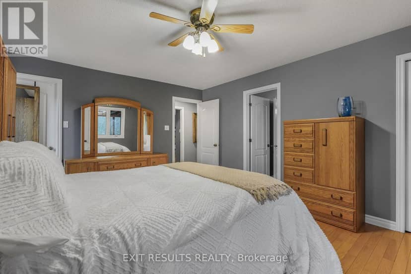 638 St Thomas Road E — photo 16 of 33