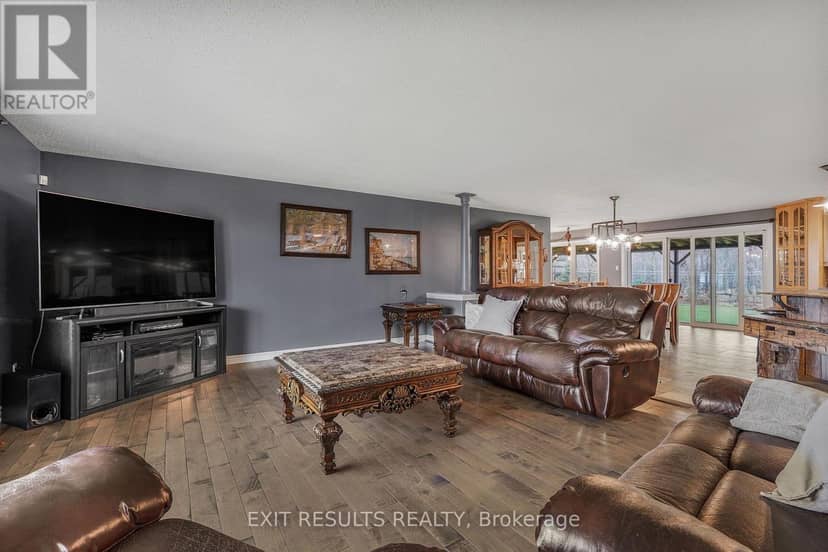 638 St Thomas Road E, Russell, photo 8