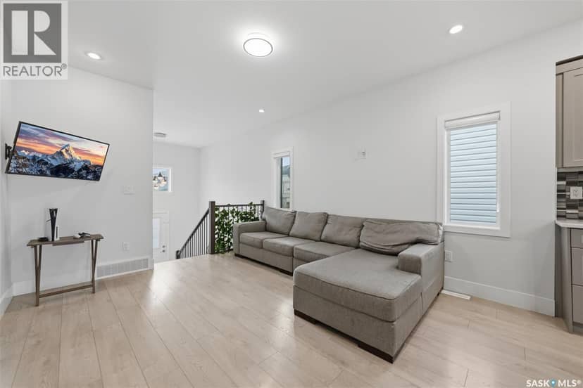171 Thakur STREET — photo 8 of 40