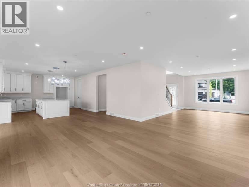7350 Garnet Crescent — photo 7 of 40