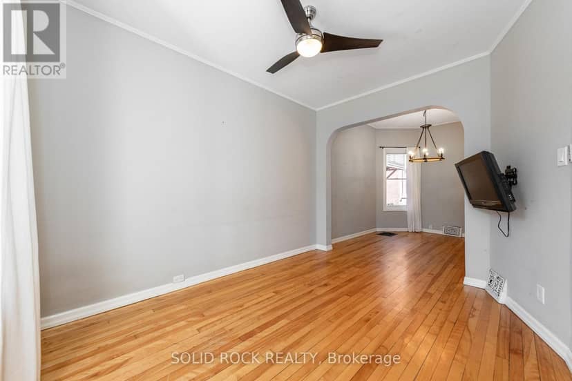 134 Concord Street S, Ottawa, photo 7