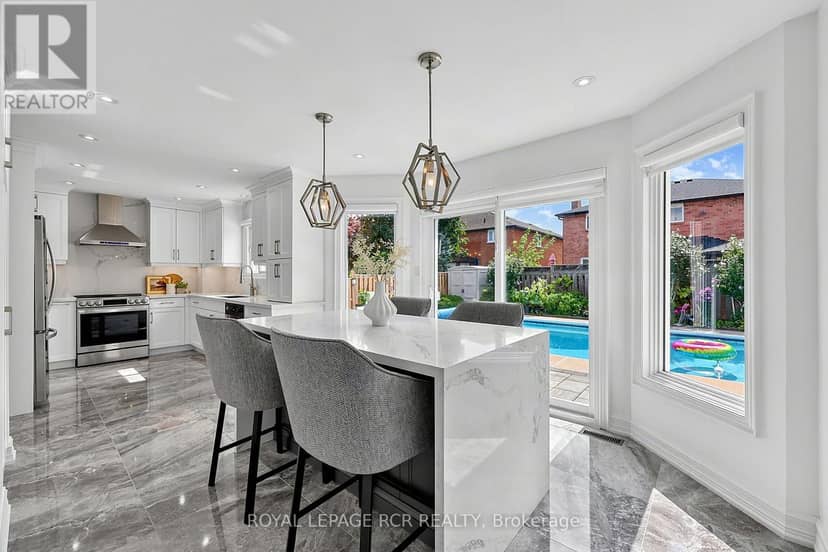 18 McCabe Crescent — photo 14 of 40