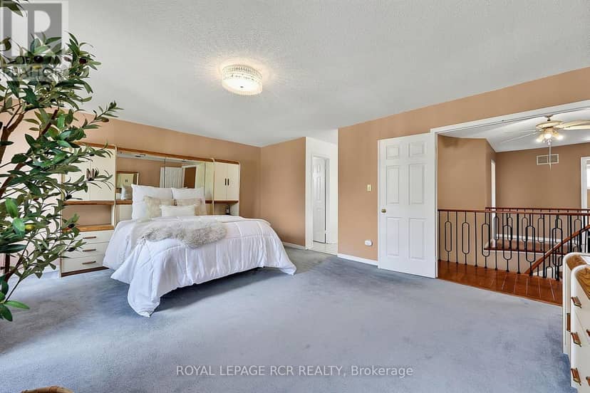 18 McCabe Crescent — photo 21 of 40