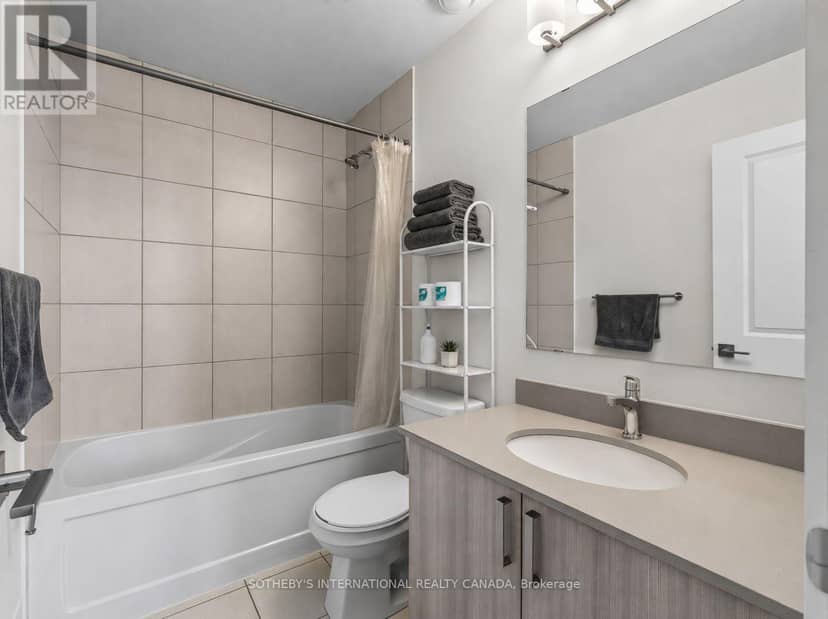 4 - 4017 Hickory Drive — photo 18 of 31
