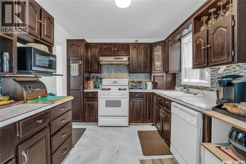2128 Reynolds STREET — photo 16 of 39