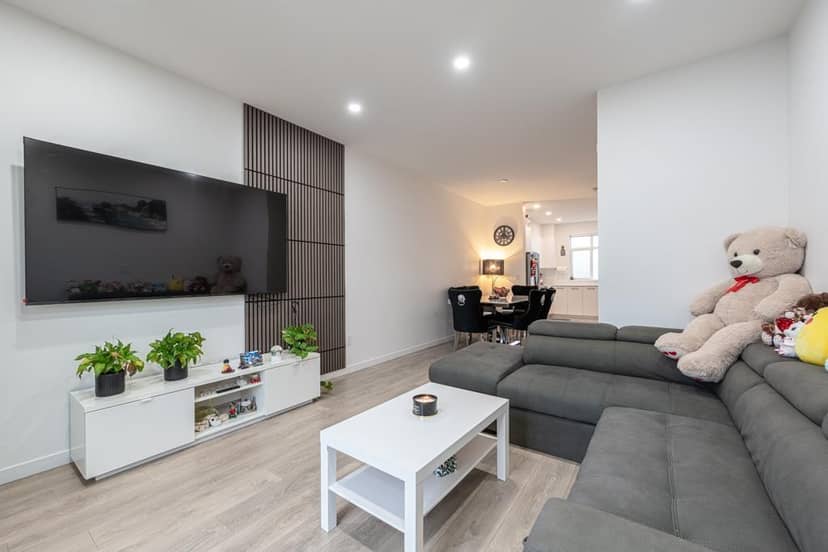 109 15235 SITKA DRIVE, Surrey, photo 5