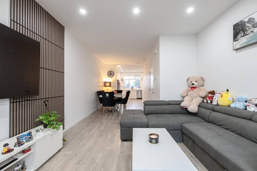 109 15235 SITKA DRIVE, Surrey, photo 6