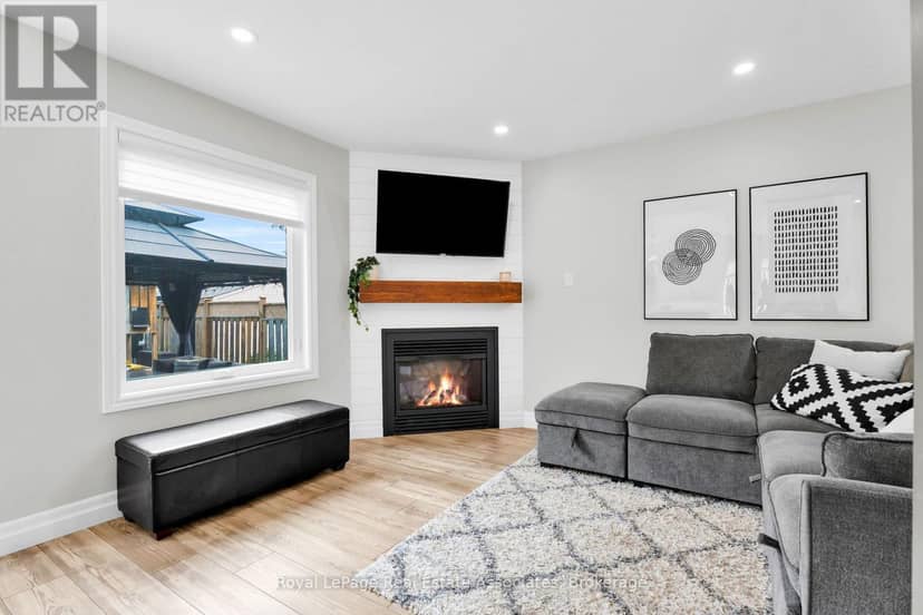22 McCullough Crescent — photo 14 of 30