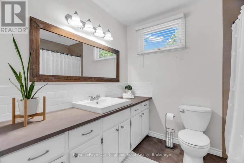 67 Bartlett Crescent — photo 33 of 40