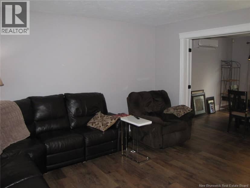 44 Greenhaven Drive — photo 13 of 34