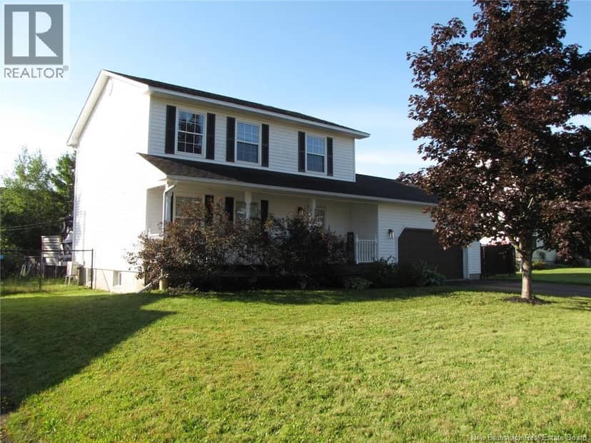 44 Greenhaven Drive — photo 2 of 34