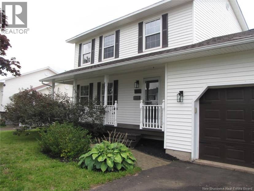 44 Greenhaven Drive — photo 3 of 34