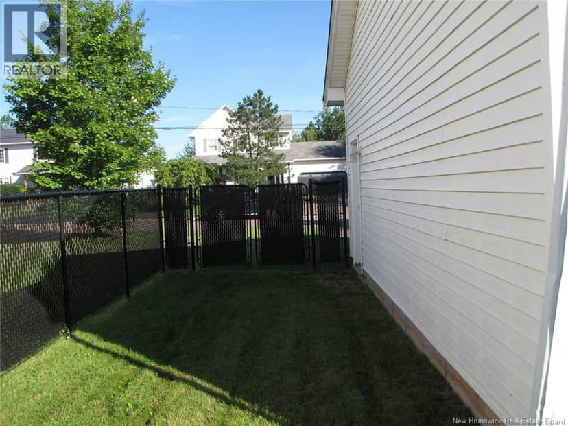 44 Greenhaven Drive — photo 8 of 34