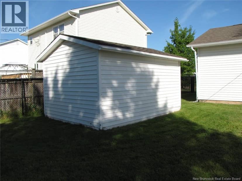 44 Greenhaven Drive — photo 6 of 34