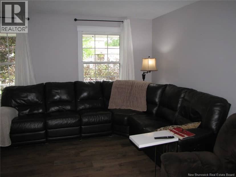 44 Greenhaven Drive — photo 14 of 34
