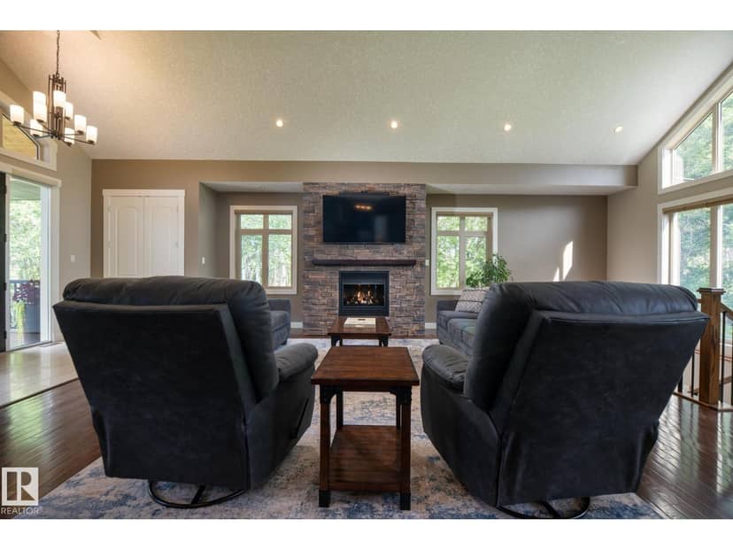 211 Aspen DR — photo 10 of 40