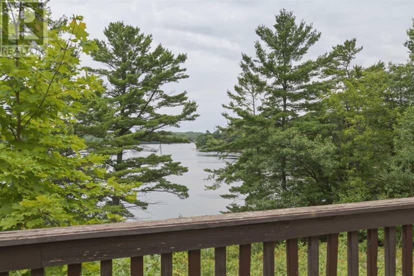 1028 Lauzon AVE, North Shore, photo 5