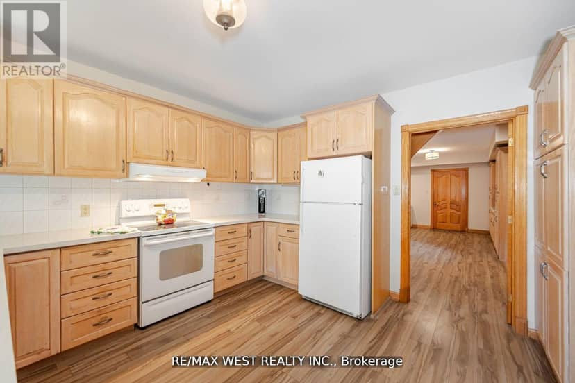 7 Stewart Crescent — photo 26 of 37