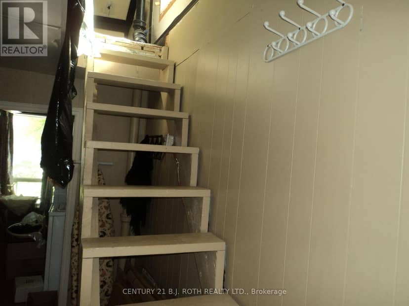 137 Dufferin Street — photo 13 of 33