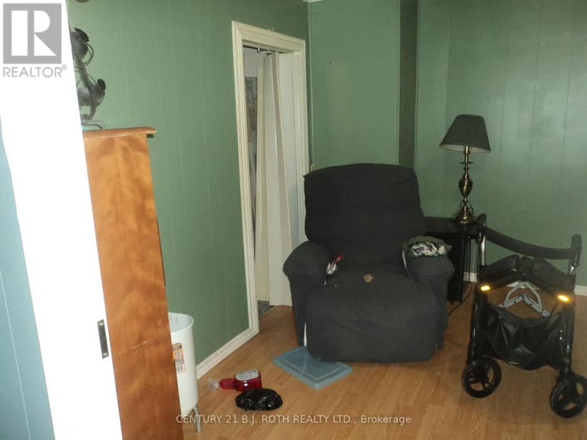 137 Dufferin Street — photo 17 of 33