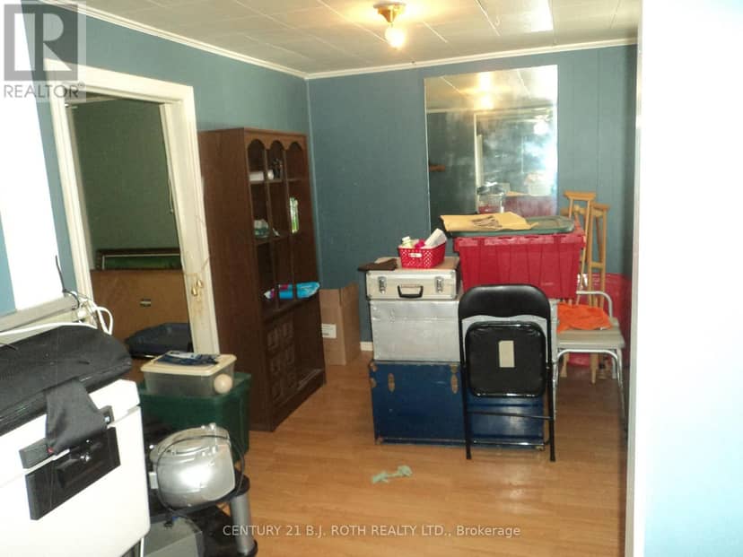137 Dufferin Street — photo 15 of 33
