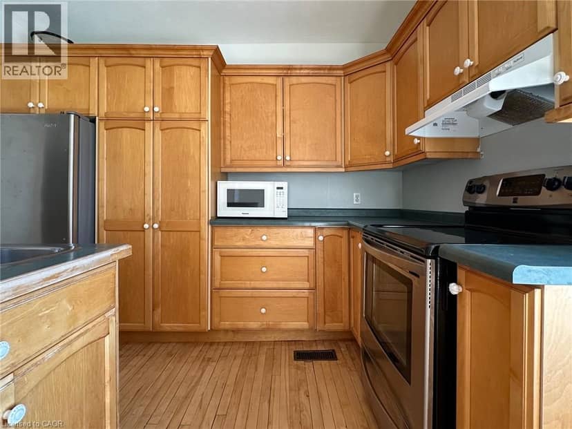 215 MAIN Street — photo 19 of 40