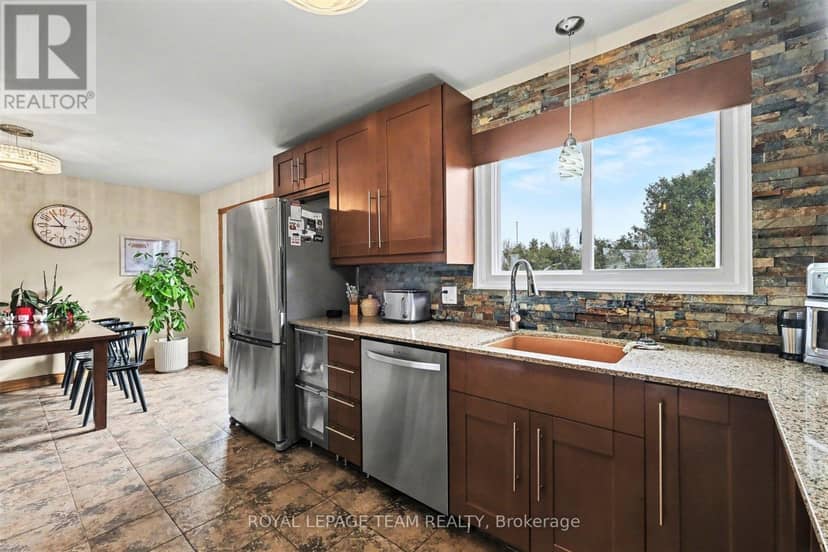 3041 Bridge Street — photo 11 of 35
