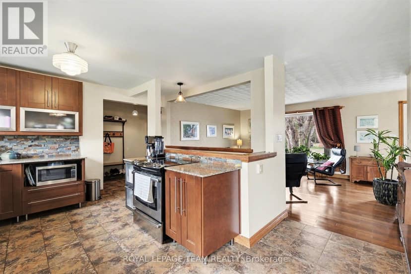 3041 Bridge Street — photo 12 of 35