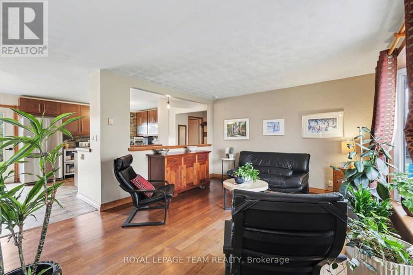 3041 Bridge Street — photo 8 of 35