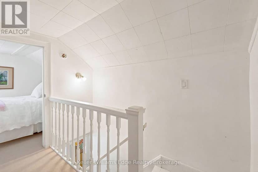 361 Dundas Street E — photo 30 of 40