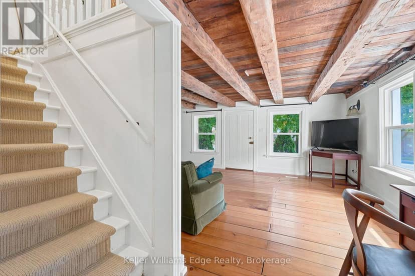 361 Dundas Street E — photo 6 of 40