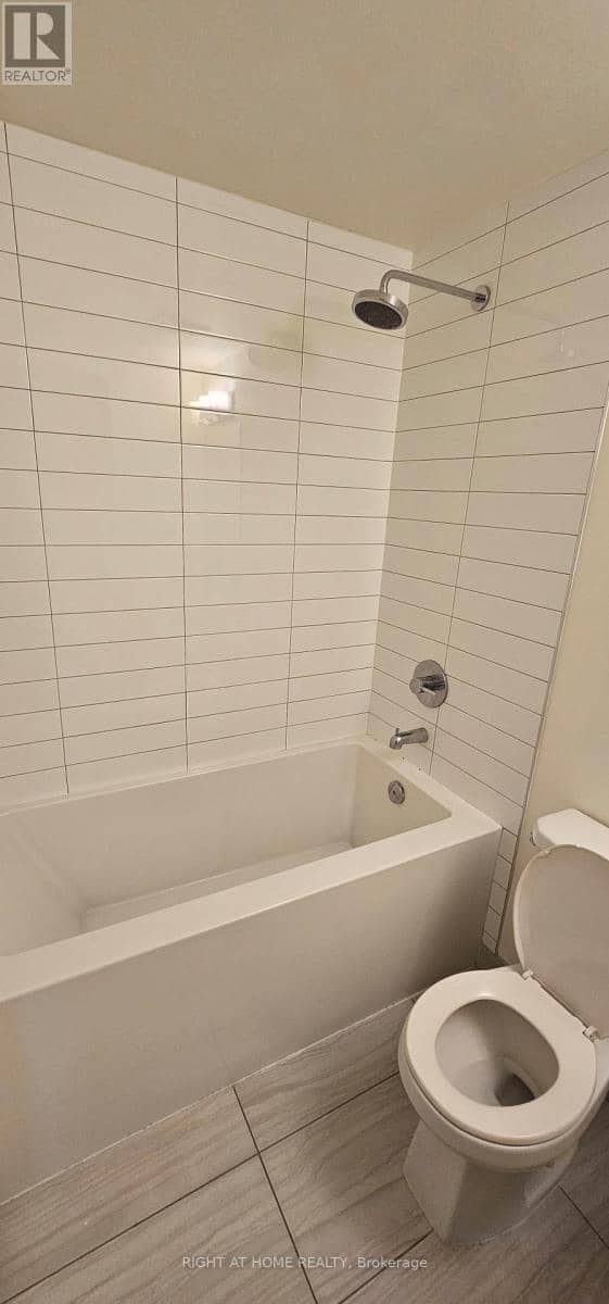632 - 460 Adelaide Street E — photo 16 of 20