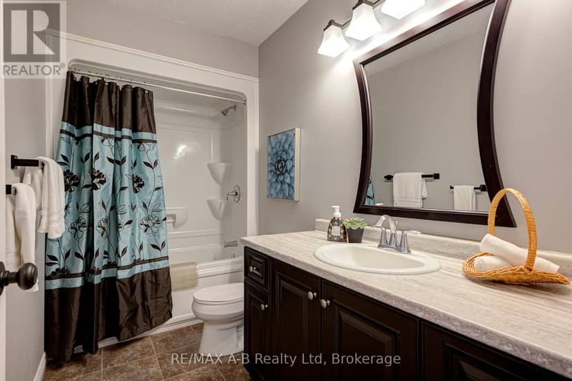 79 Sylvia Street — photo 19 of 40