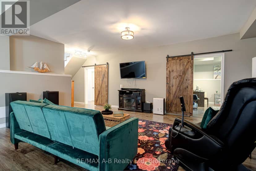 79 Sylvia Street — photo 26 of 40