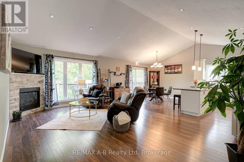 79 Sylvia Street — photo 7 of 40