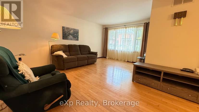 53 Maple Street — photo 3 of 32