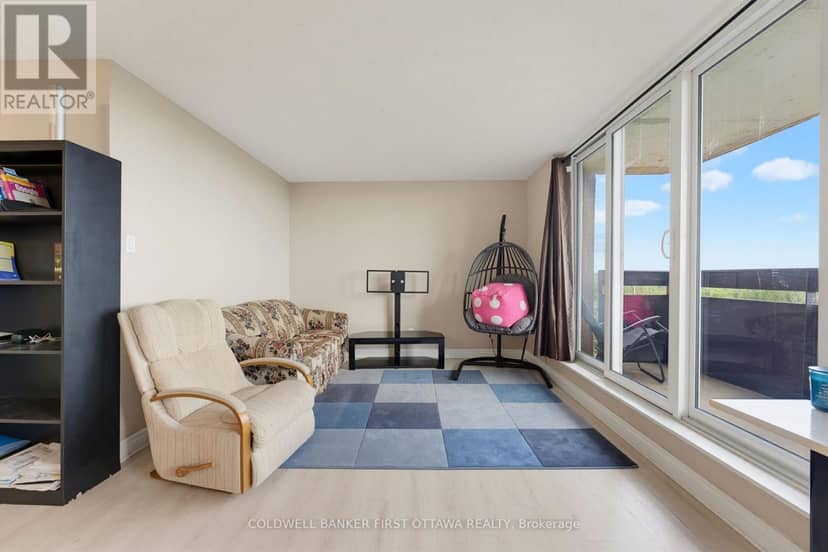 803 - 2000 Jasmine Crescent — photo 11 of 35