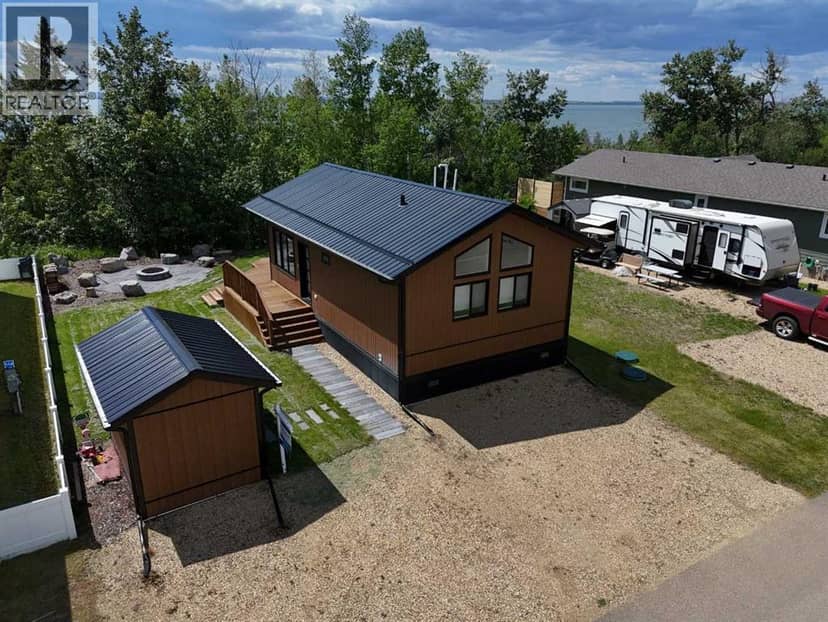111, 41310 Range Road 282, Rural Lacombe County