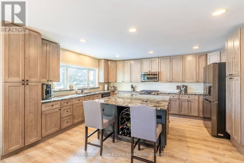 196 Circle Road — photo 4 of 40