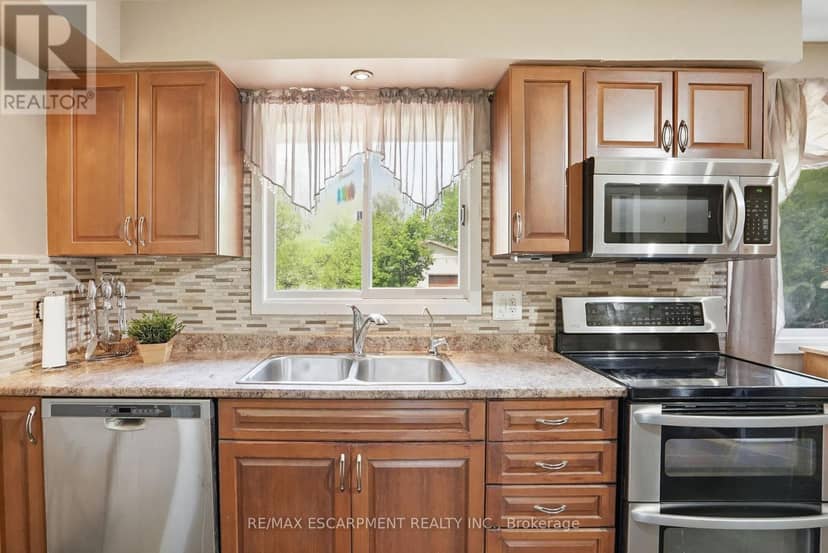 318 Freelton Road — photo 17 of 40